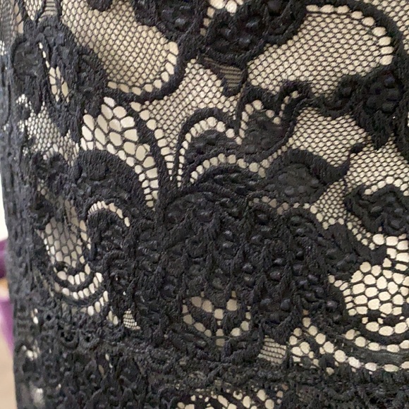 Black lace lingerie - Picture 2 of 9